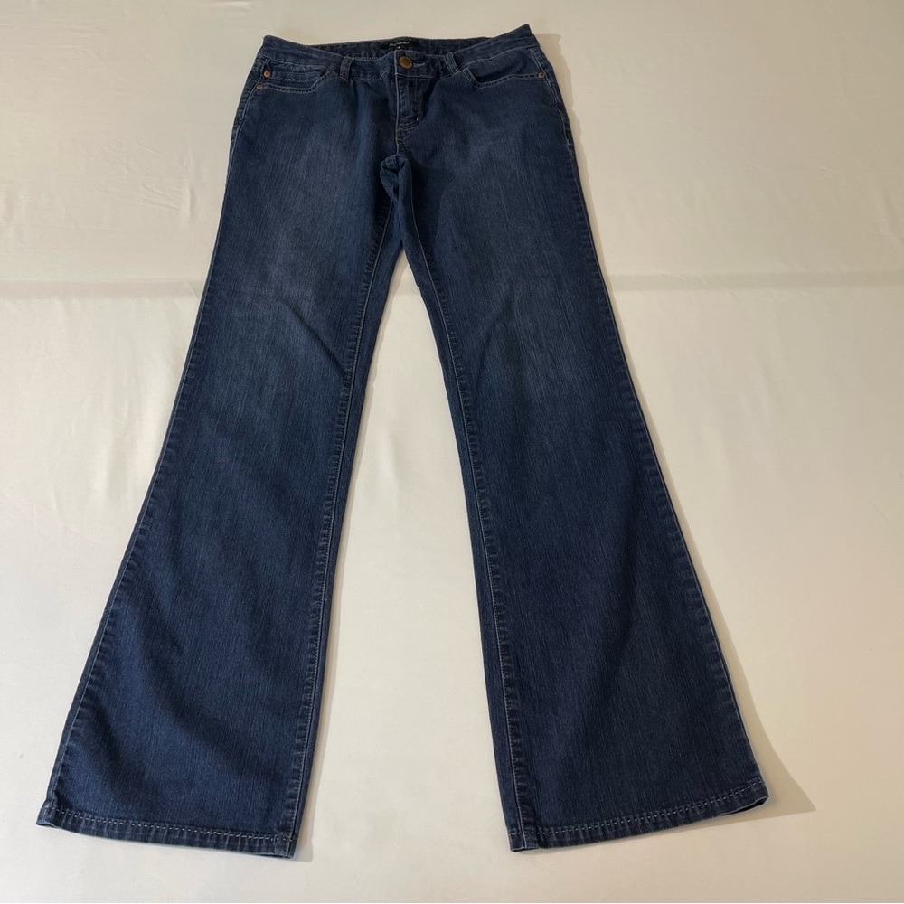 Daisy Fuentes Women’s jeans size 4 good condition Preowned